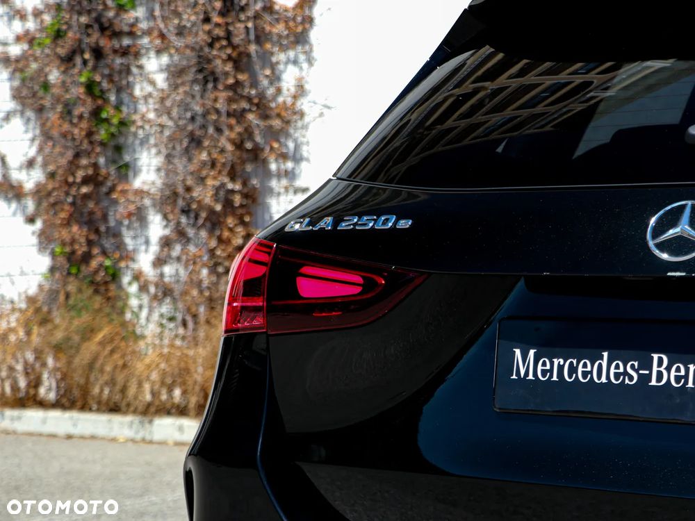 Mercedes-Benz GLA 250e AMG Line - 28
