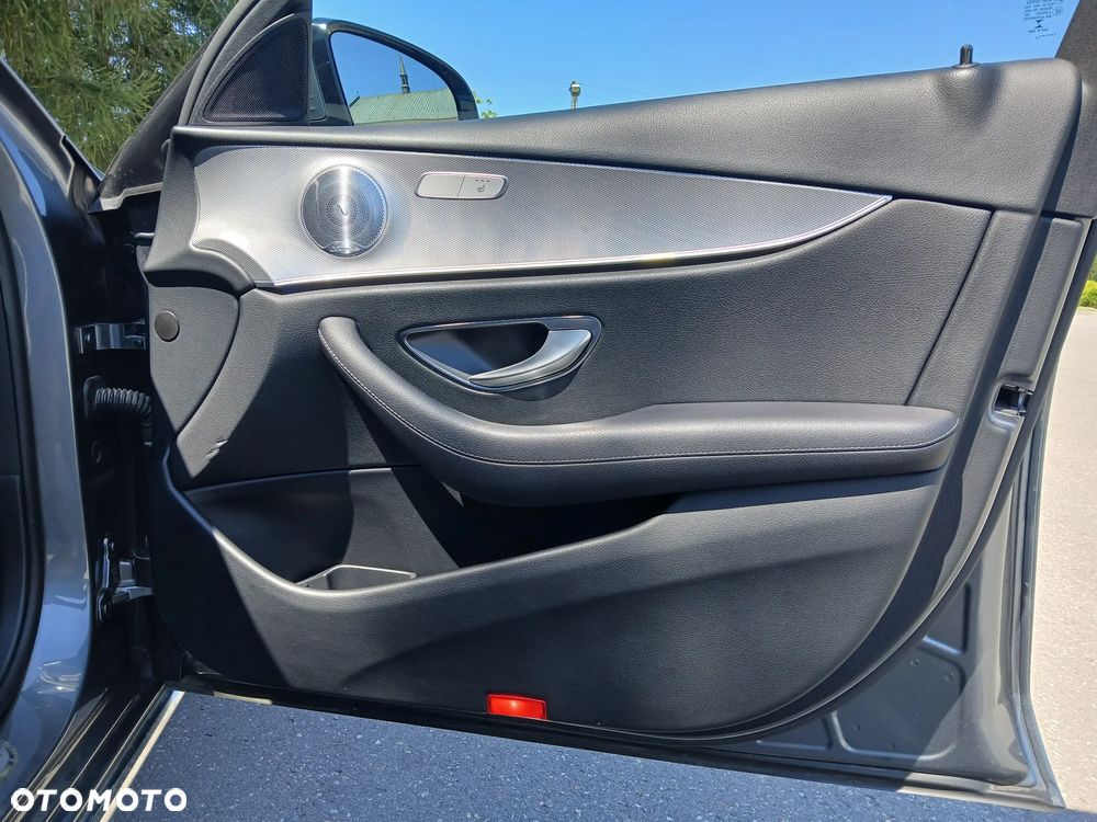 Mercedes-Benz Klasa E 220 d 4-Matic Business Edition 9G-TRONIC - 17