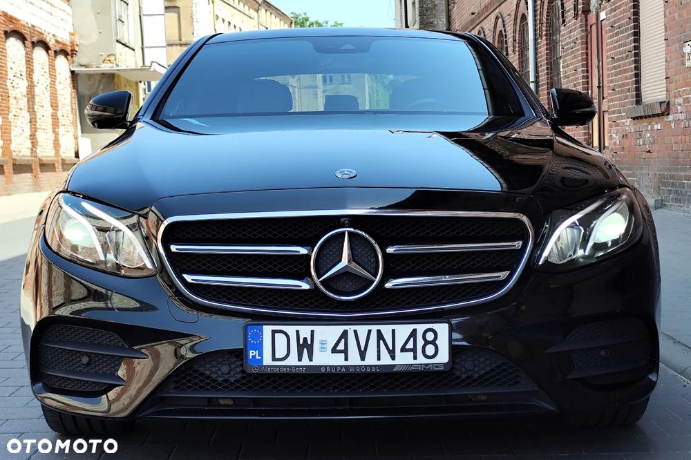 Mercedes-Benz Klasa E 300 9G-TRONIC AMG Line - 2