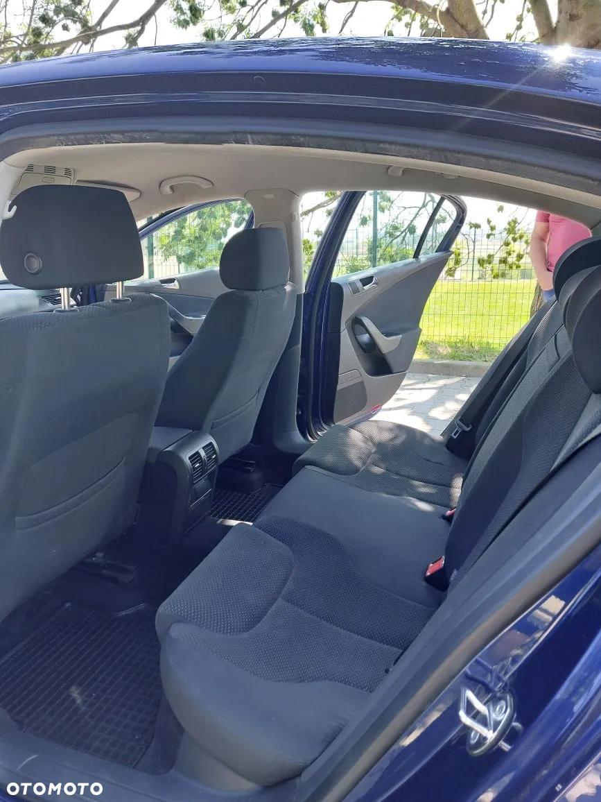 Volkswagen Passat 1.9 TDI Comfortline - 6
