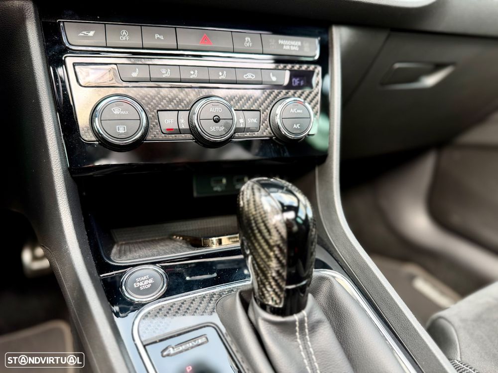 SEAT Leon ST 2.0 TSI S&S 4Drive DSG Cupra 300 Edition Carbon - 12