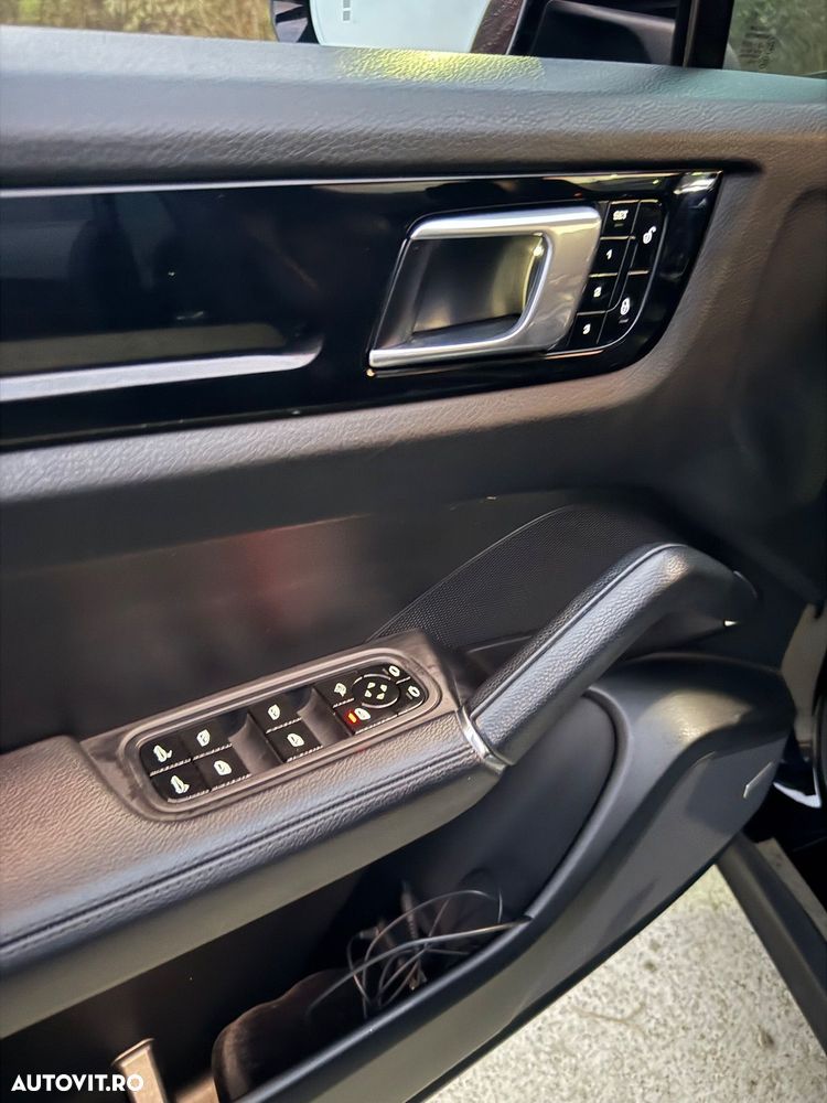 Porsche Cayenne Tiptronic S Platinum Edition - 15