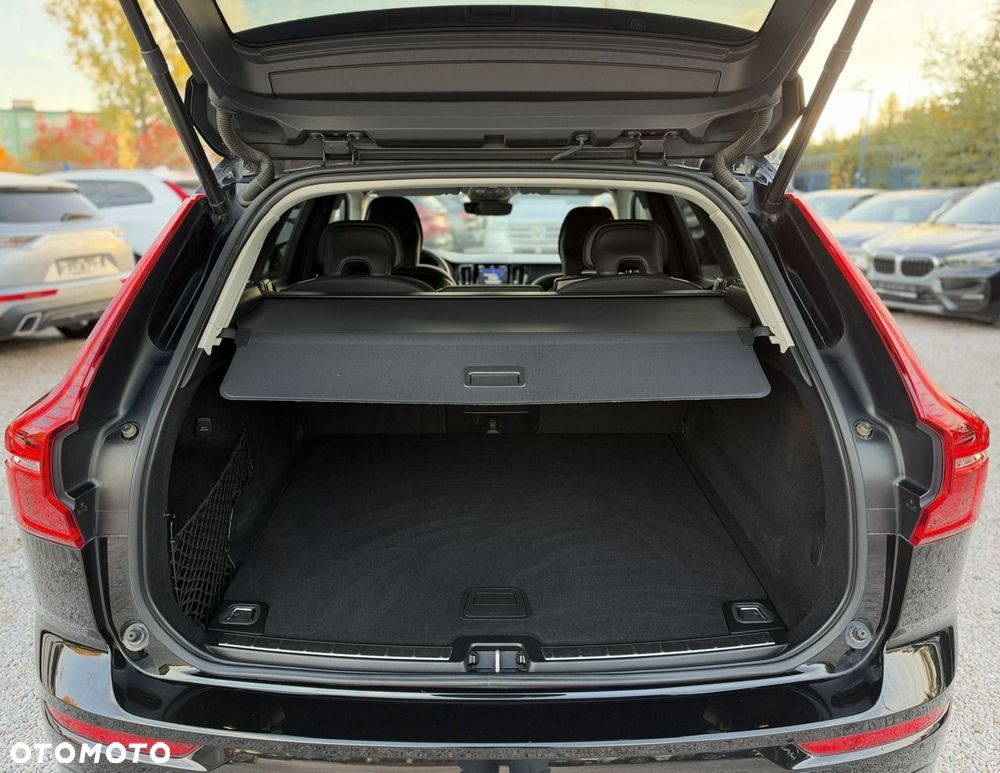 Volvo XC 60 B4 D AWD Plus Dark - 40