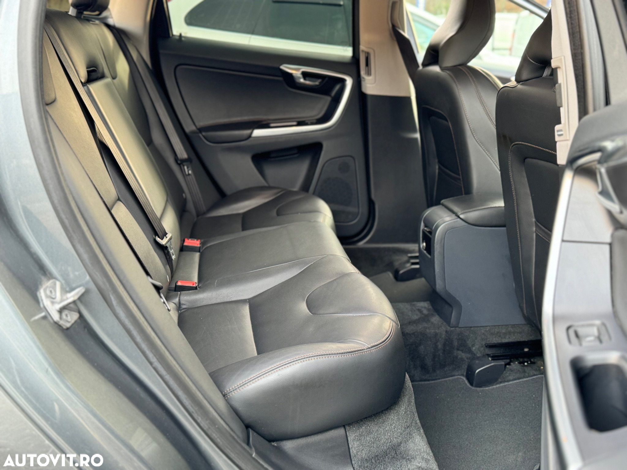 Volvo XC 60 D4 Geartronic Summum - 16