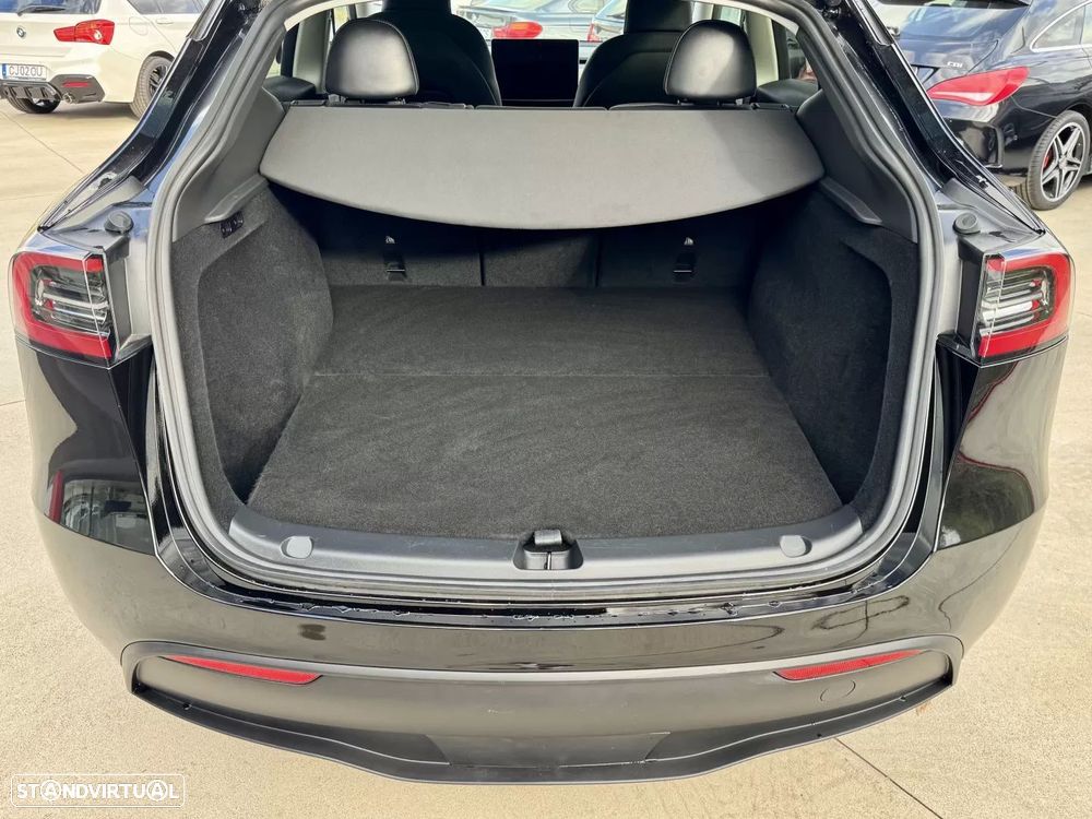 Tesla Model Y Long-Range RWD - 22