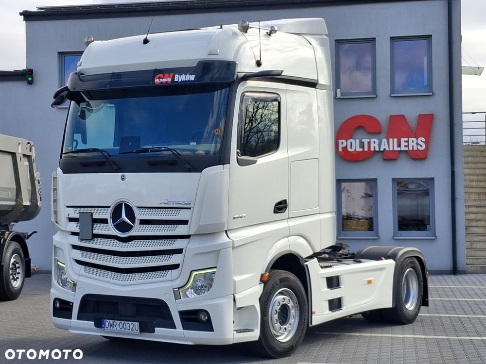 Mercedes-Benz 1845, Standard - 2