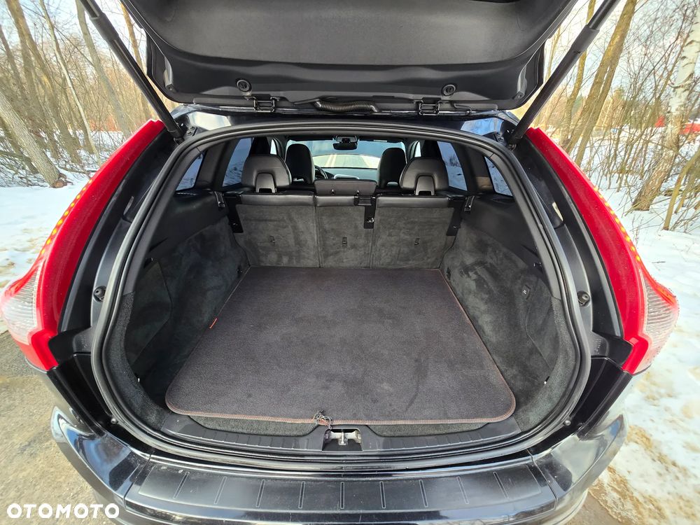 Volvo XC 60 D4 Drive-E Ocean Race - 19