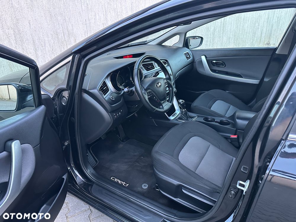 Kia Ceed 1.6 CRDi 128 ISG Dream Team Edition - 19