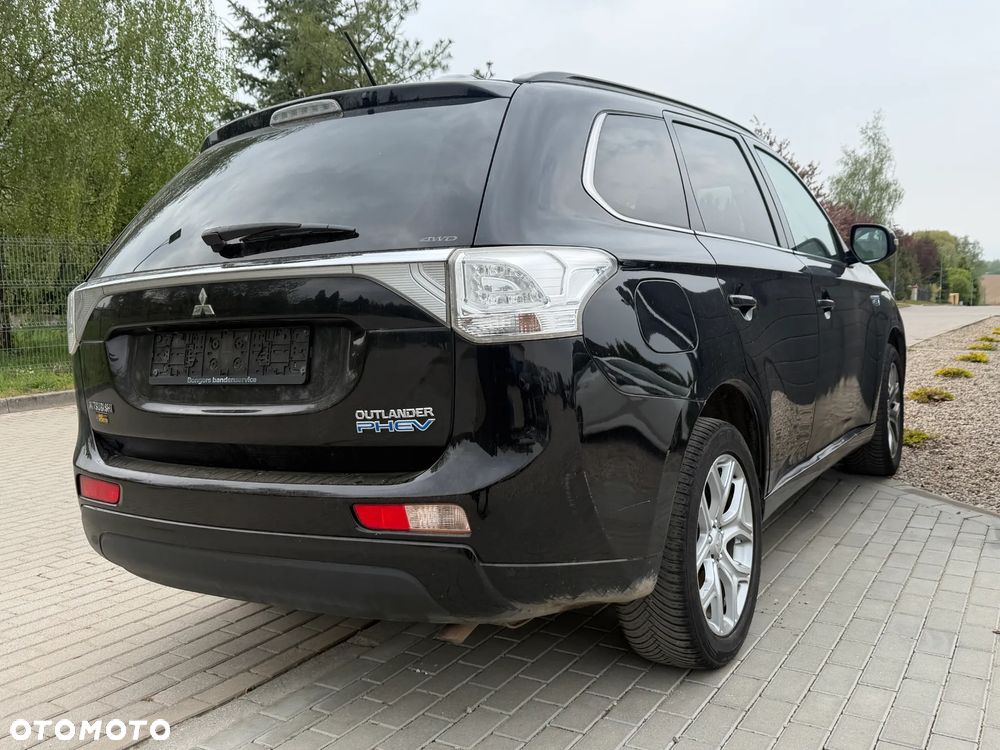 Mitsubishi Outlander 2.0 4WD Plus - 31
