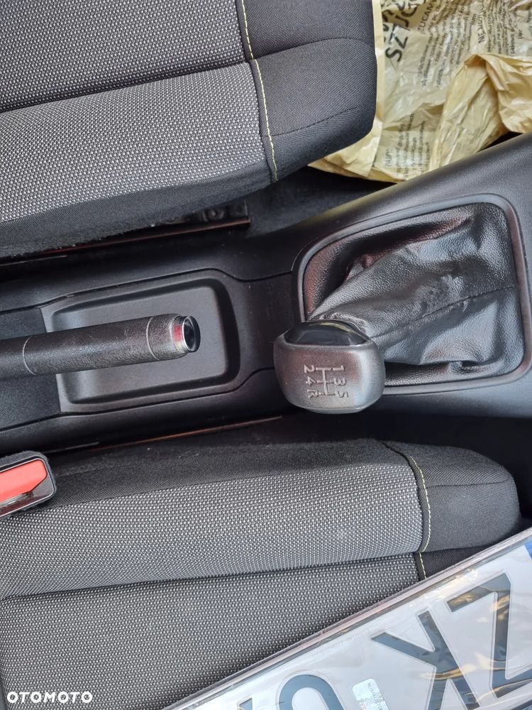 Citroën C3 Pure Tech 82 SHINE - 13