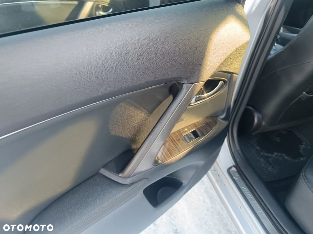 Toyota Avensis 2.0 Sol NAVI MS - 15