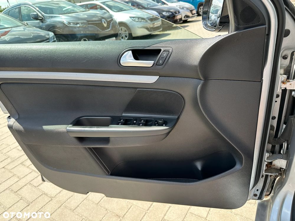 Volkswagen Golf - 17