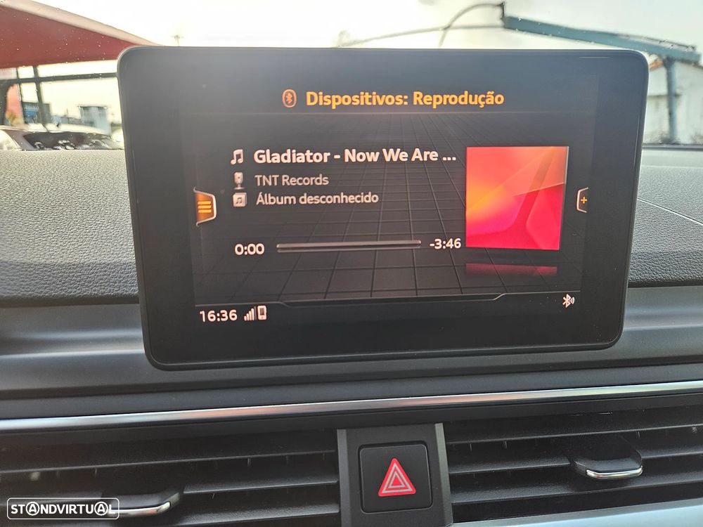 Audi A4 Avant 2.0 TDI Design S tronic - 31