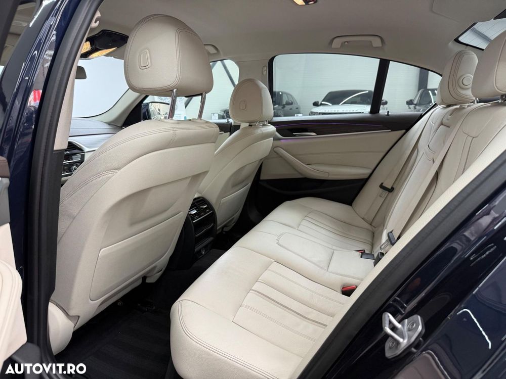 BMW Seria 5 520d AT - 9