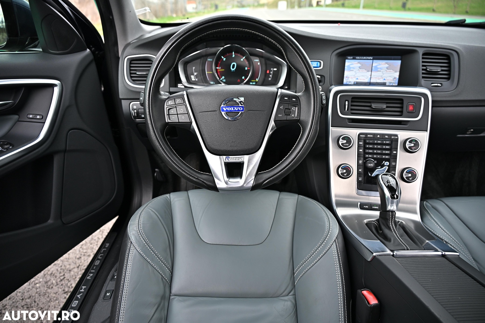 Volvo V60 D6 Plug-In-Hybrid AWD Geartronic Summum - 14