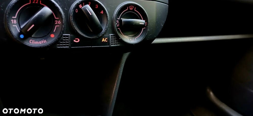 Volkswagen Polo 1.4 Tour - 14