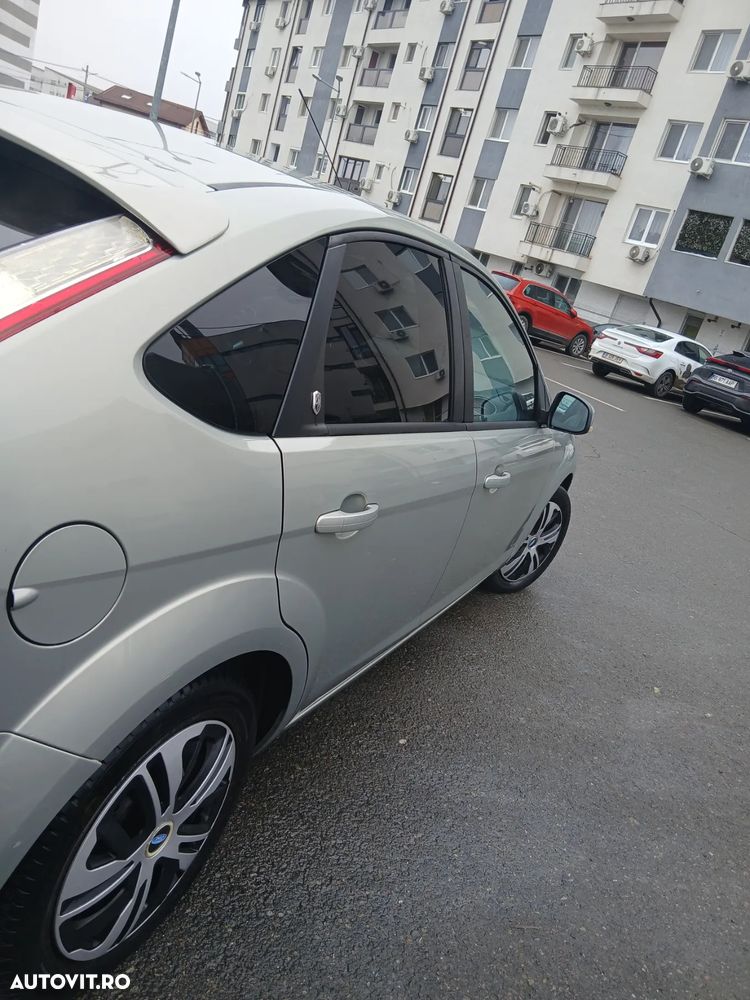 Ford Focus 1.8 TDCI Ghia - 8