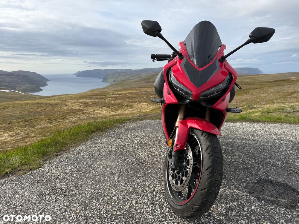 Honda CBR - 1