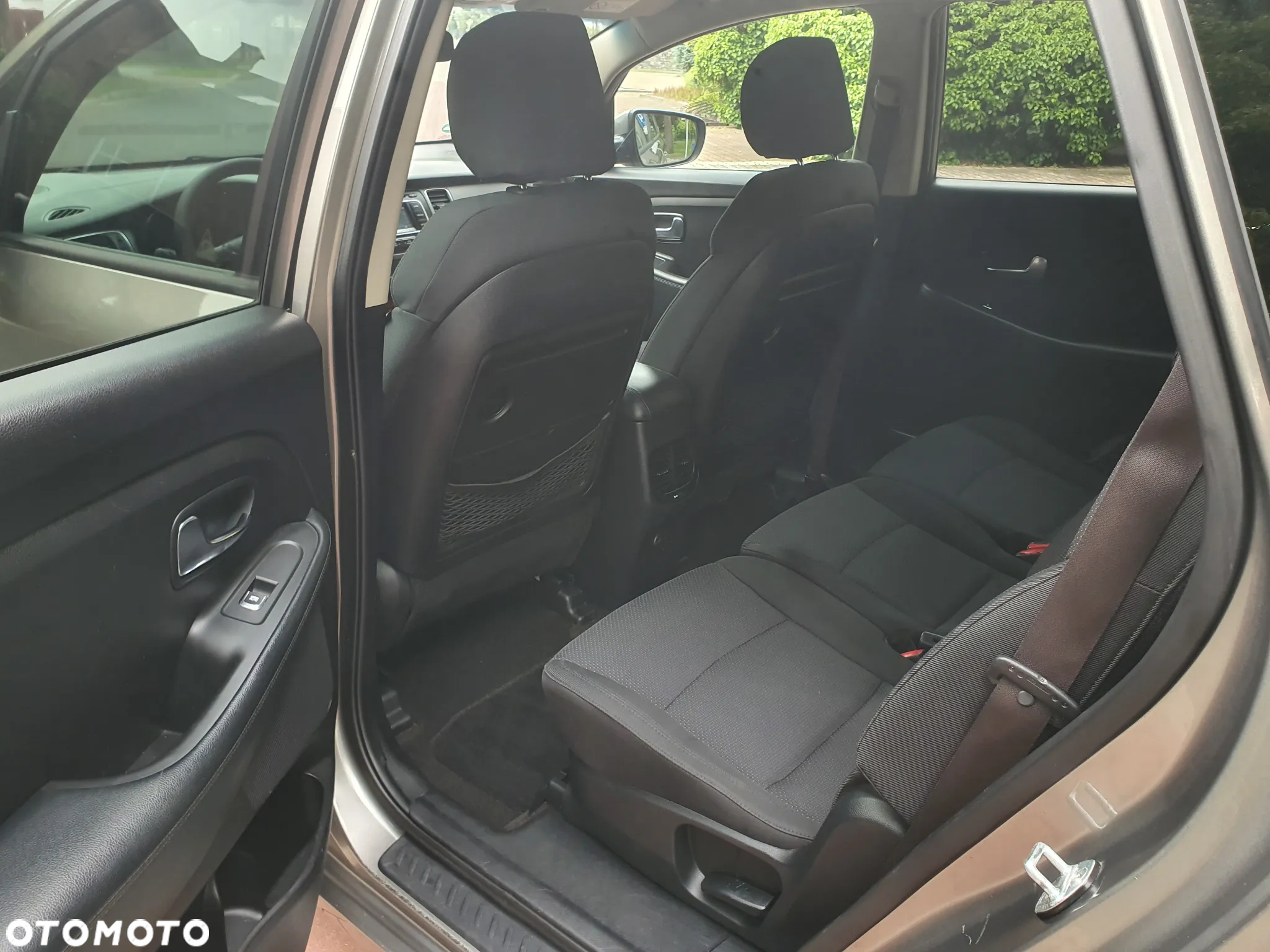 Kia Carens 2.0 GDI XL 7os - 21