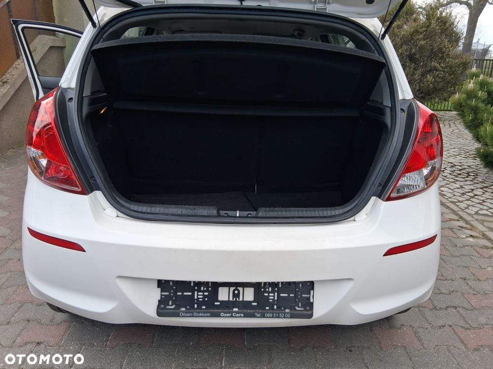 Hyundai i20 1.1 CRDi Comfort - 9