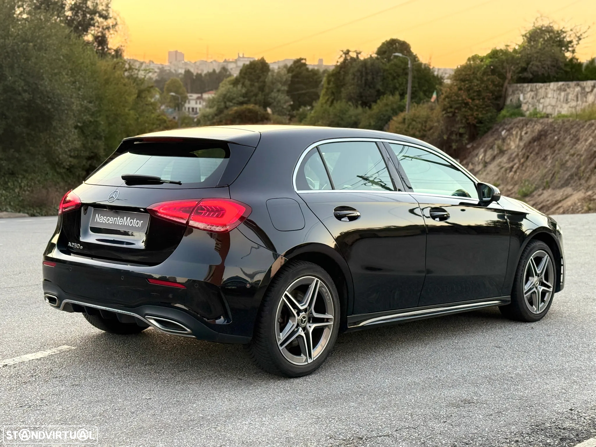 Mercedes-Benz A 250 e 8G-DCT AMG Line - 14