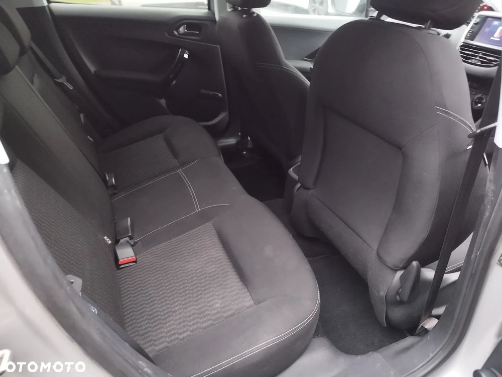 Peugeot 208 1.6 BlueHDi Active S&S - 12