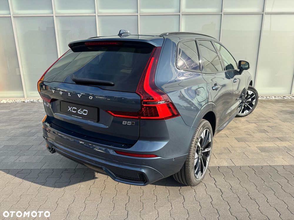 Volvo XC 60 B5 B AWD Ultra Dark - 5