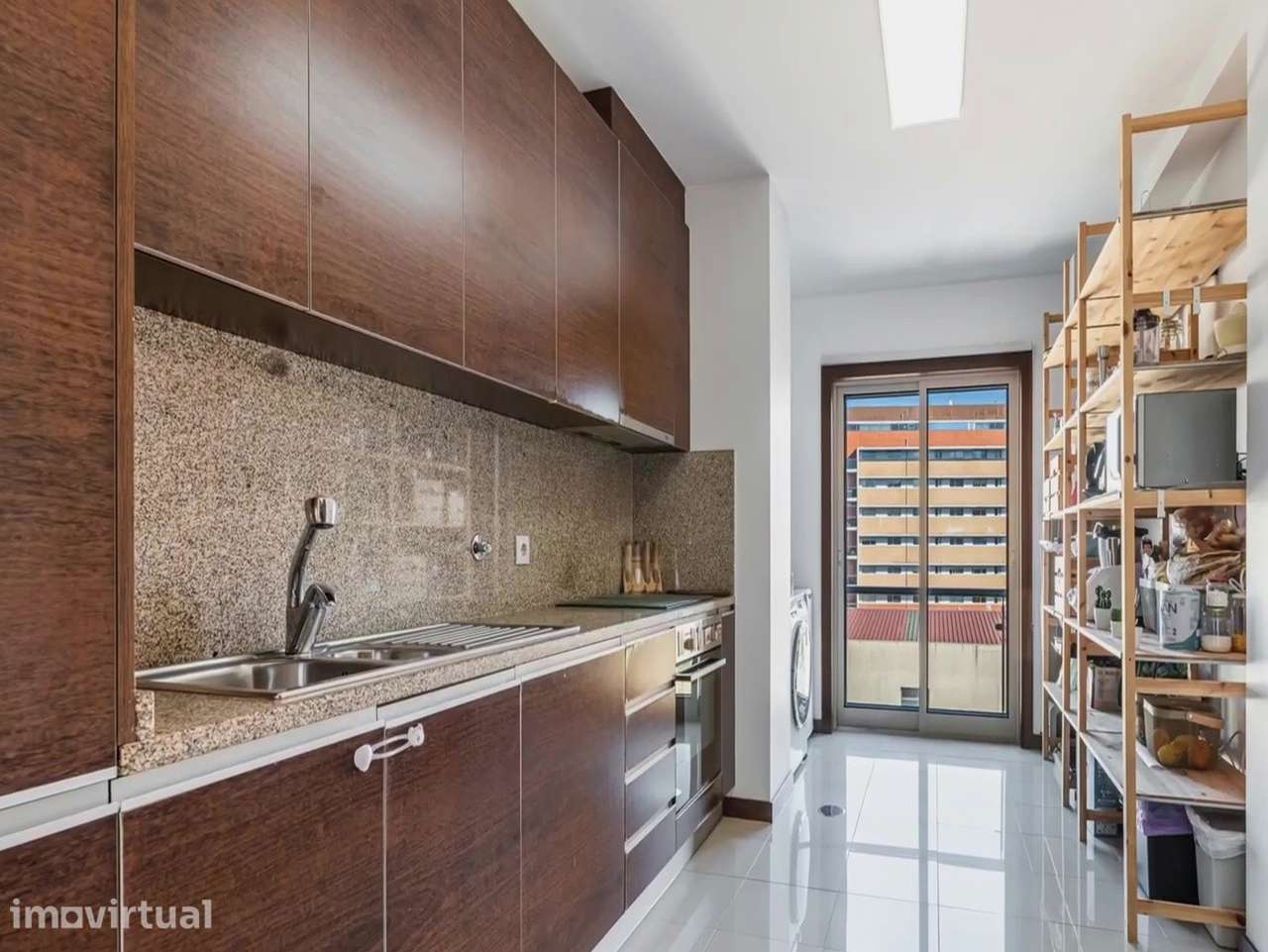Apartamento T2 com varanda e ar condicionado Paranhos, Porto - Grande imagem: 2/13