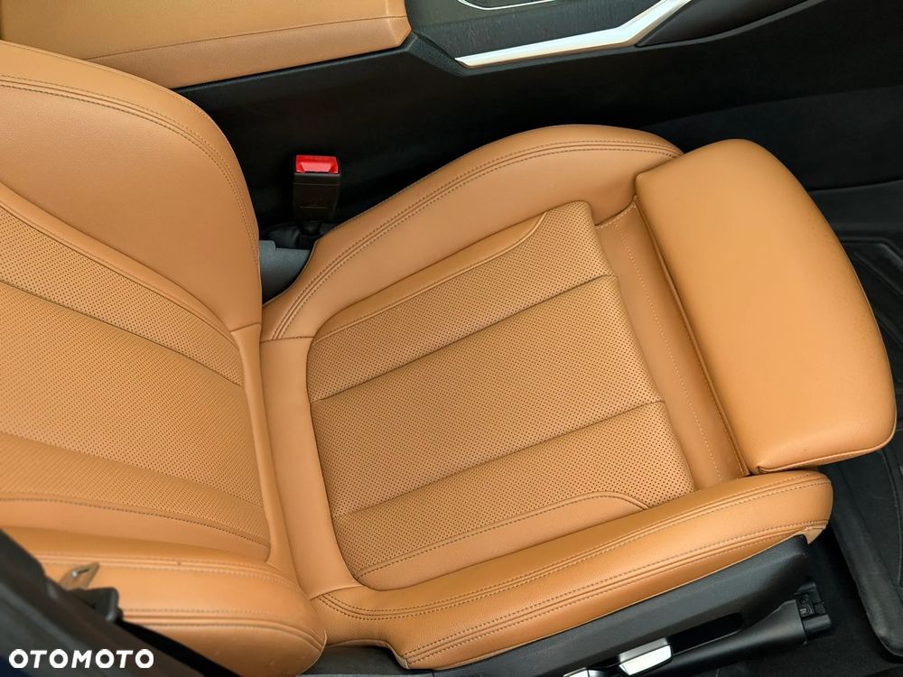 BMW Seria 3 330i xDrive M Sport - 15