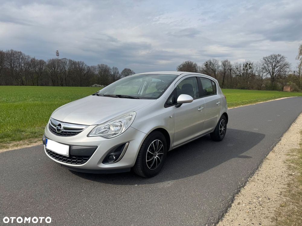 Opel Corsa 1.2 16V Essentia - 1