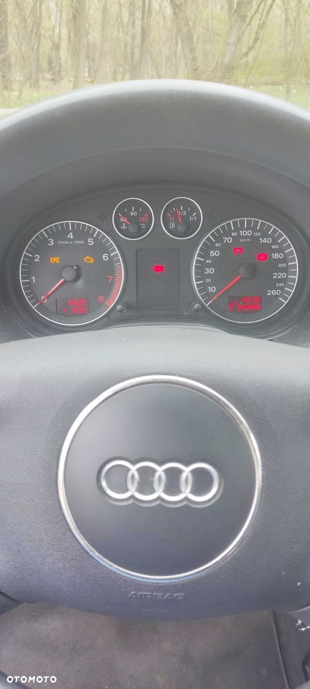 Audi A3 3-drzwiowe 1.6 Ambiente - 4