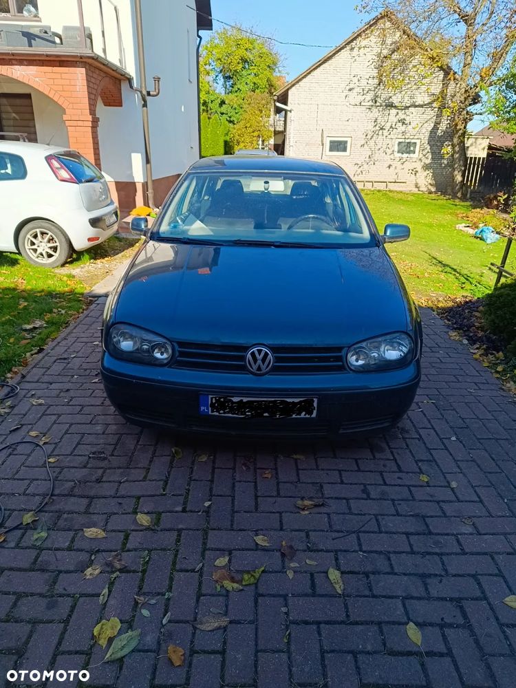 Volkswagen Golf - 1