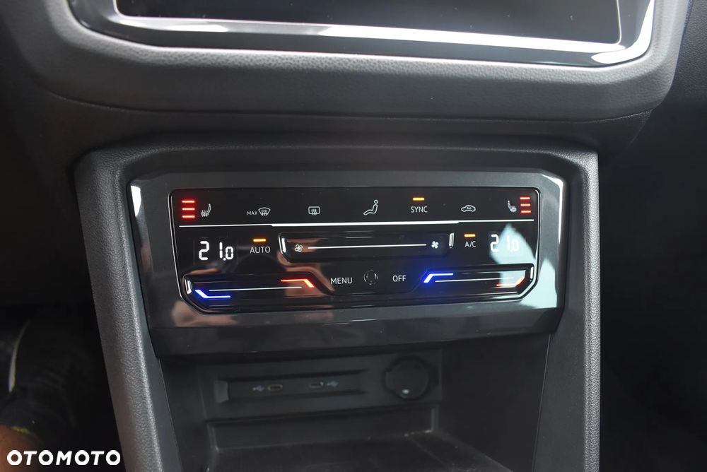 Volkswagen Tiguan 2.0 TSI 4Mot Elegance DSG - 26