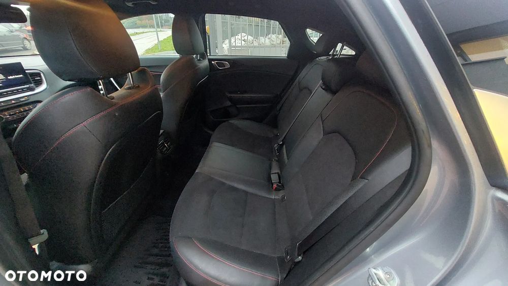 Kia ProCeed 1.6 T-GDI GT DCT - 8