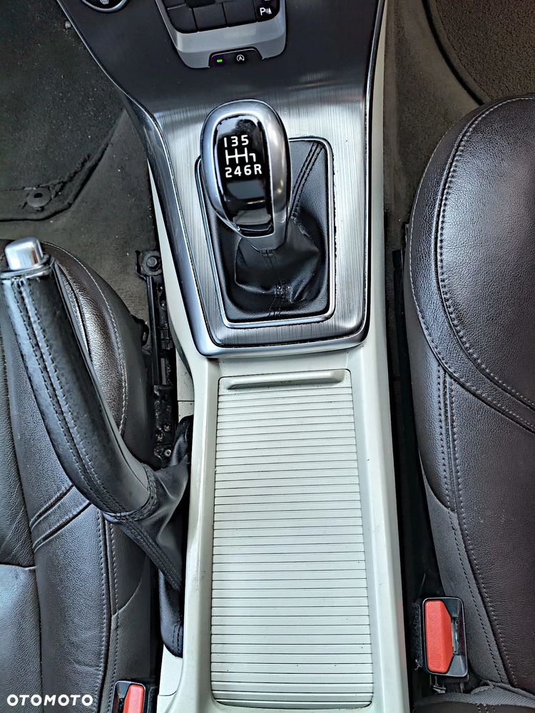 Volvo V40 D2 Kinetic - 21