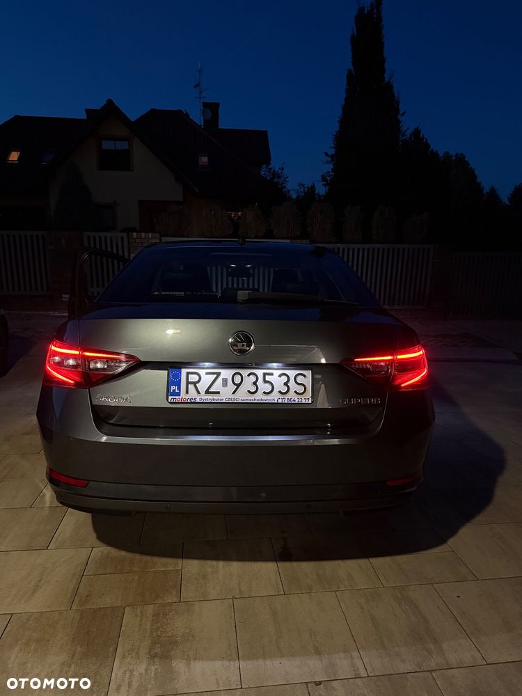 Skoda Superb 1.8 TSI L&K DSG - 10