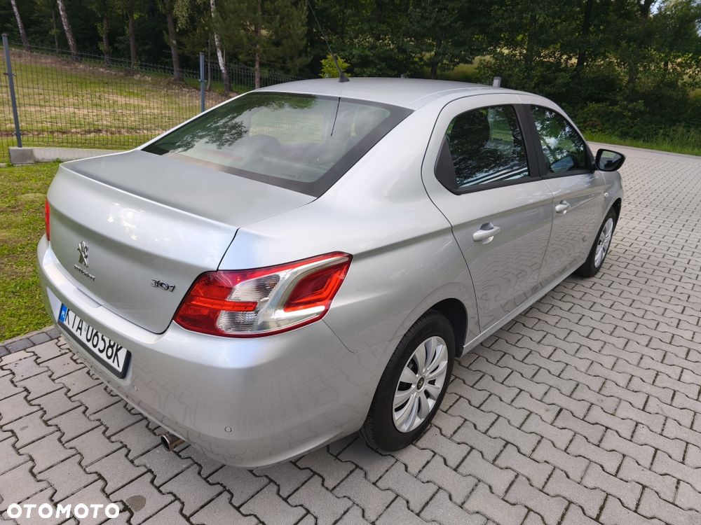 Peugeot 301 - 5