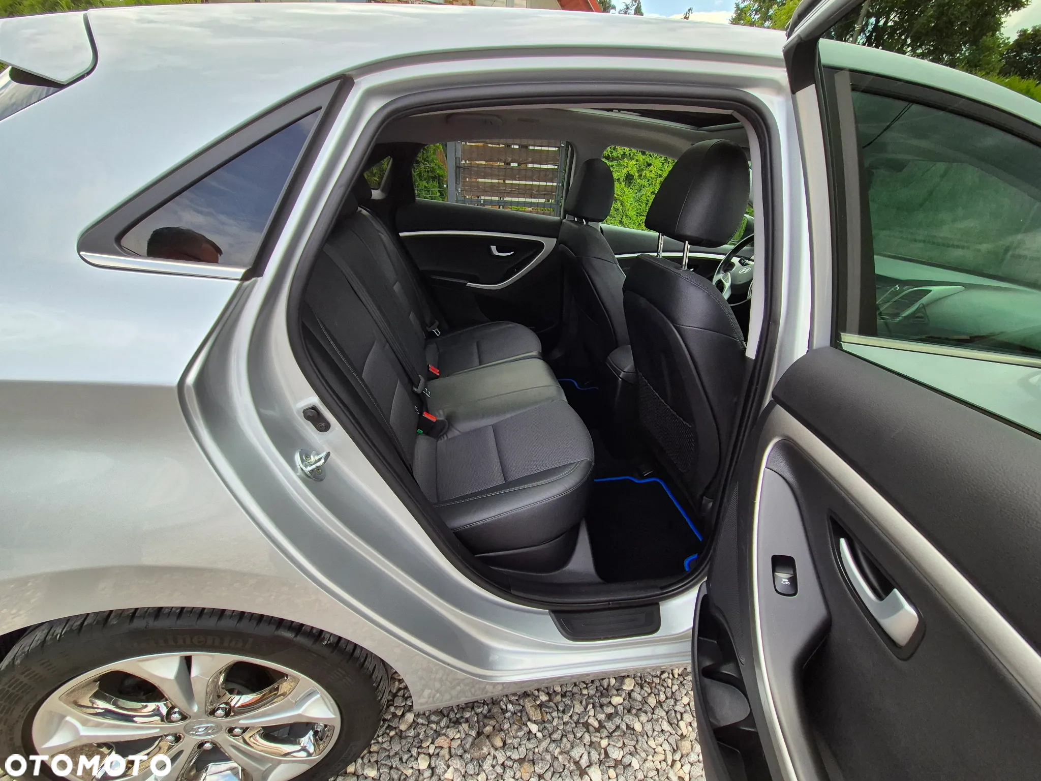 Hyundai i30 blue Kombi 1.6 GDi YES Gold - 36