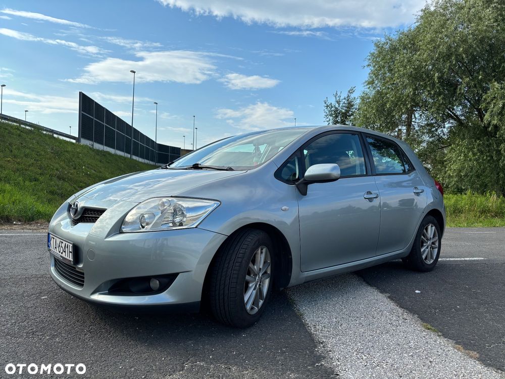 Toyota Auris 2.0 D-4D - 1