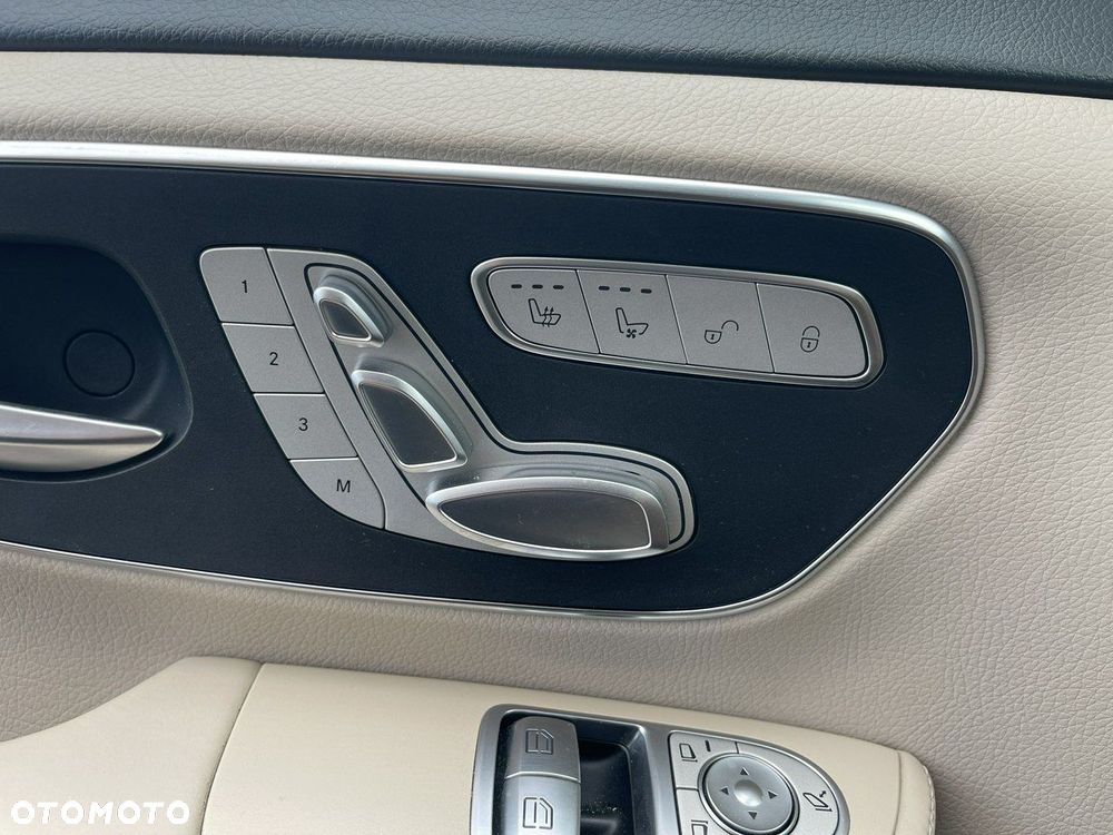 Mercedes-Benz Klasa V 300 d lang 4Matic 9G-TRONIC Exclusive Edition - 15