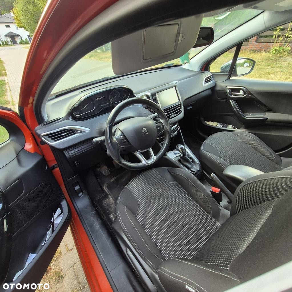 Peugeot 208 1.2 PureTech Allure - 12