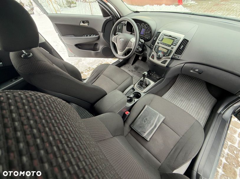 Hyundai i30 1.6 Comfort - 9