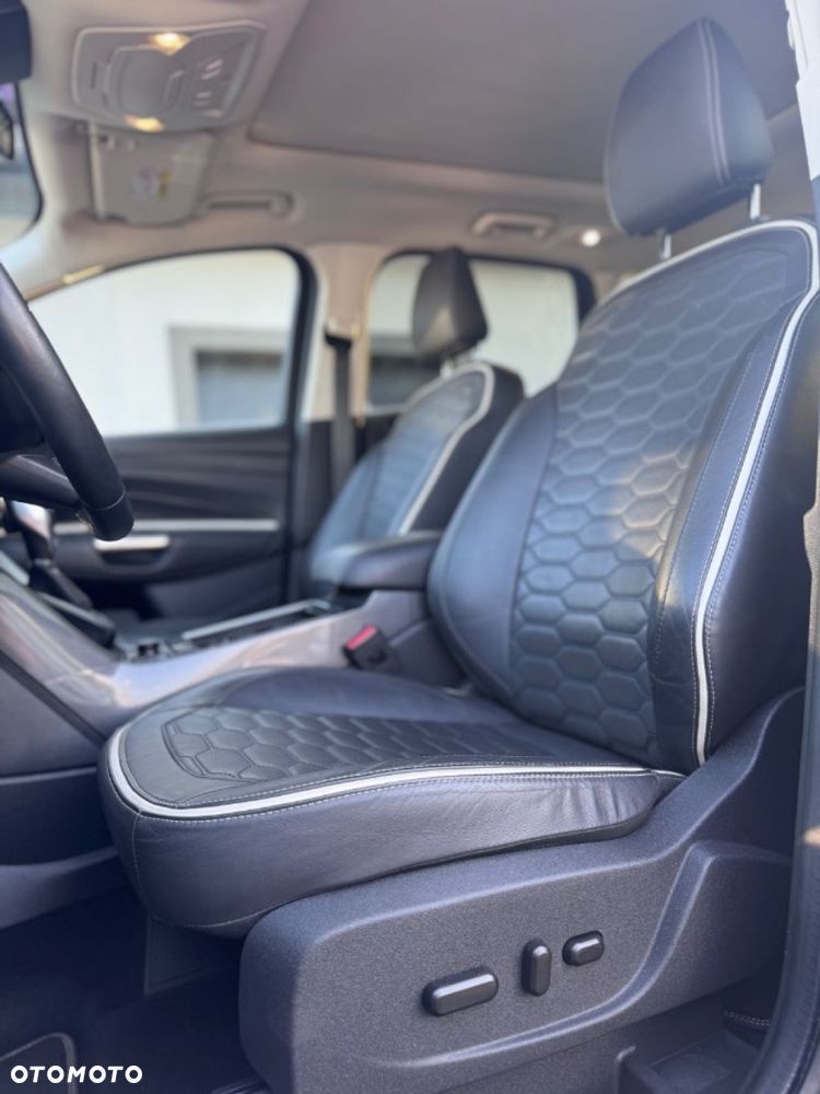 Ford Kuga - 22