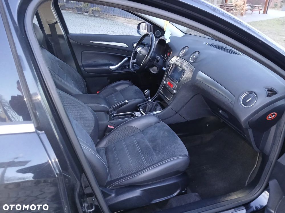 Ford Mondeo 2.5 Titanium - 25