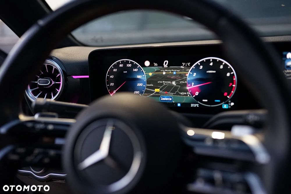 Mercedes-Benz Klasa A 180 AMG Line 7G-DCT - 16