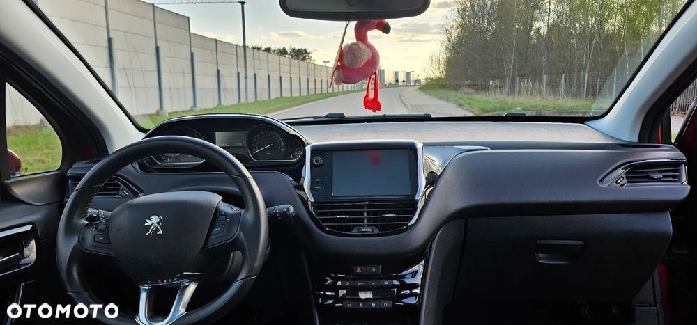 Peugeot 208 - 17