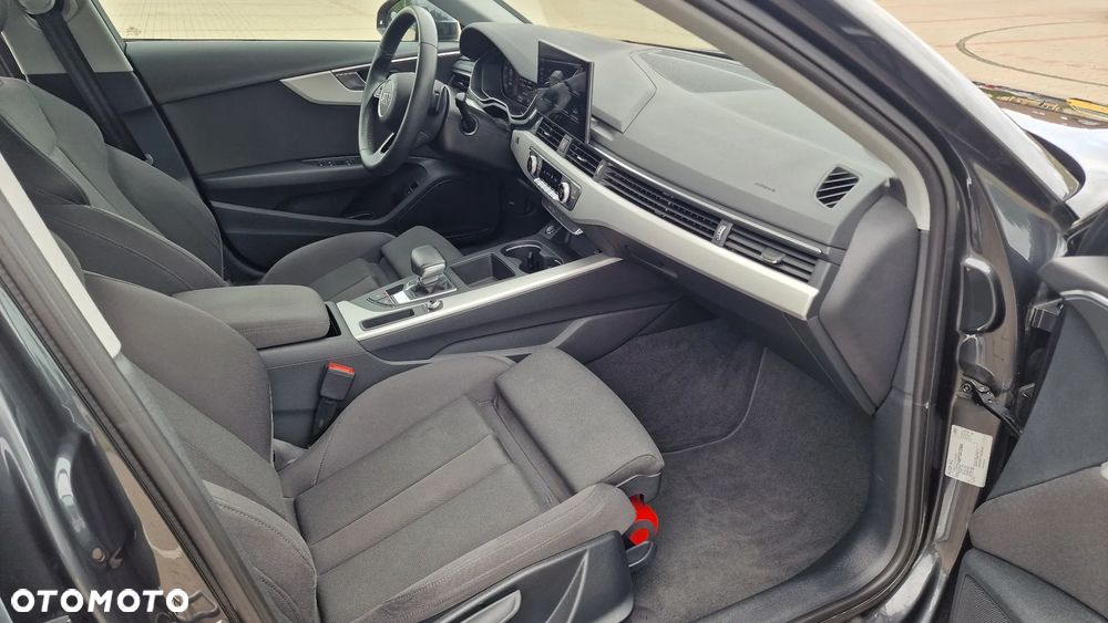 Audi A4 Limousine 35 TFSI mHEV Advanced S tronic - 13