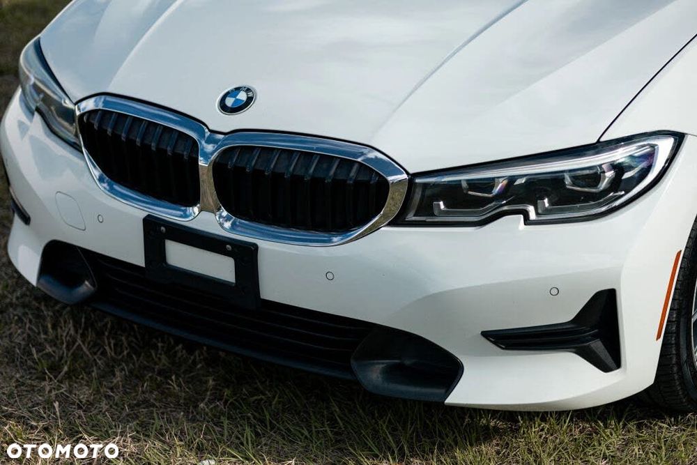 BMW Seria 3 330i xDrive M Sport - 3