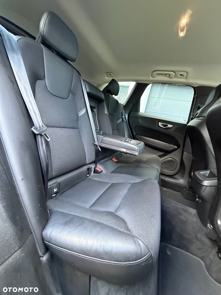 Volvo XC 60 D3 Momentum Pro - 27