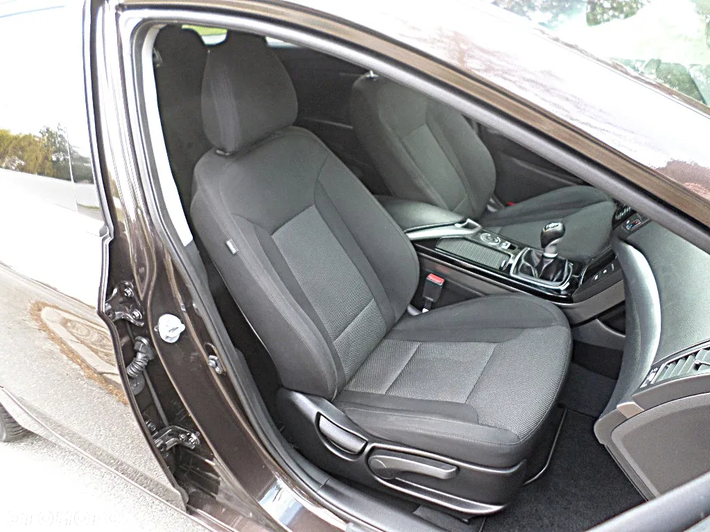 Hyundai i40 Kombi blue 1.6 Trend - 21
